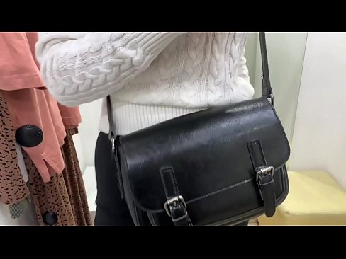 ❤️ Publiekelijke masturbatie van jonge teef FeralBerry met een dildo in de paskamer Quality porn at us nl.hentaisun.ru ﹏